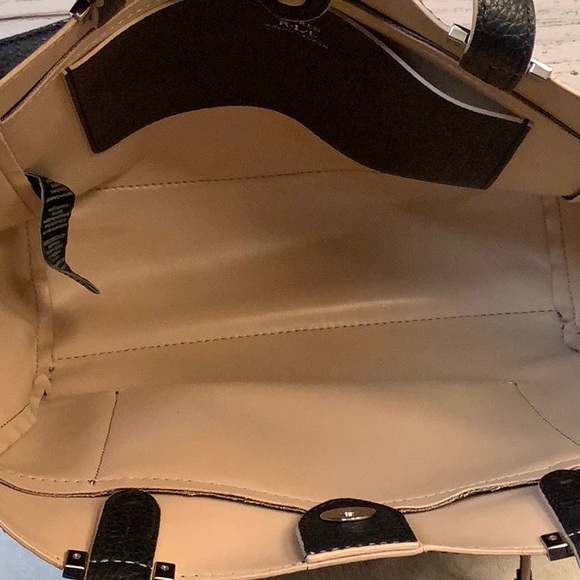 Black Shoulder Tote - Paley Lorraine - Picture 5 of 5